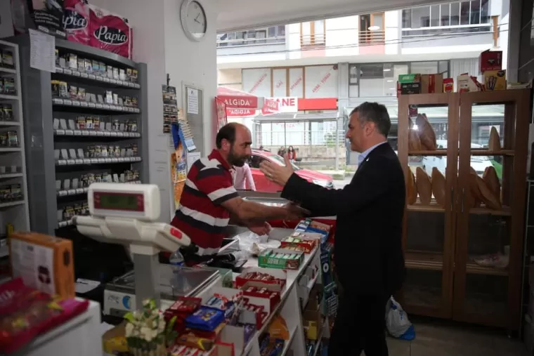 BAŞKAN BIYIK VATANDAŞLA BAYRAMLAŞTI
