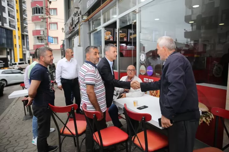 BAŞKAN BIYIK VATANDAŞLA BAYRAMLAŞTI