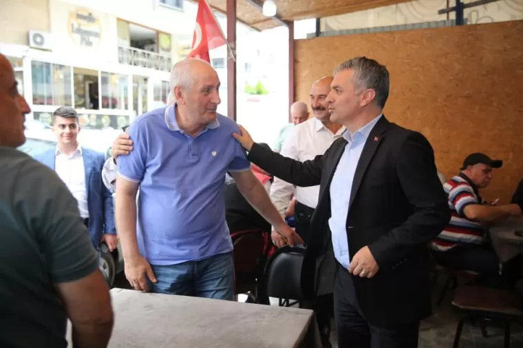 BAŞKAN BIYIK VATANDAŞLA BAYRAMLAŞTI