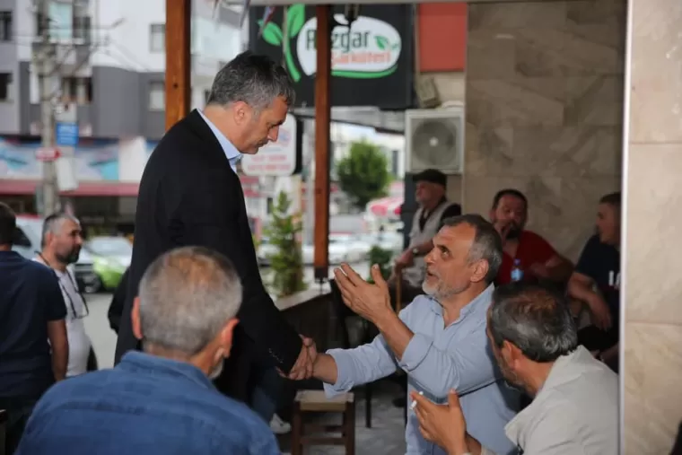 BAŞKAN BIYIK VATANDAŞLA BAYRAMLAŞTI