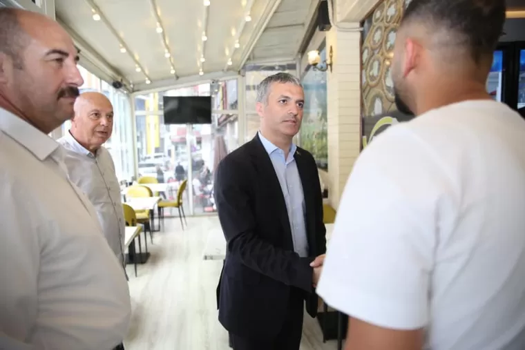 BAŞKAN BIYIK VATANDAŞLA BAYRAMLAŞTI