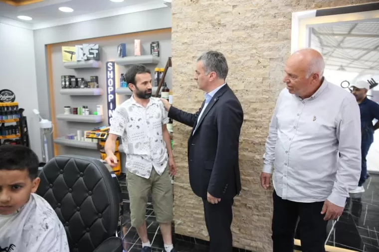 BAŞKAN BIYIK VATANDAŞLA BAYRAMLAŞTI