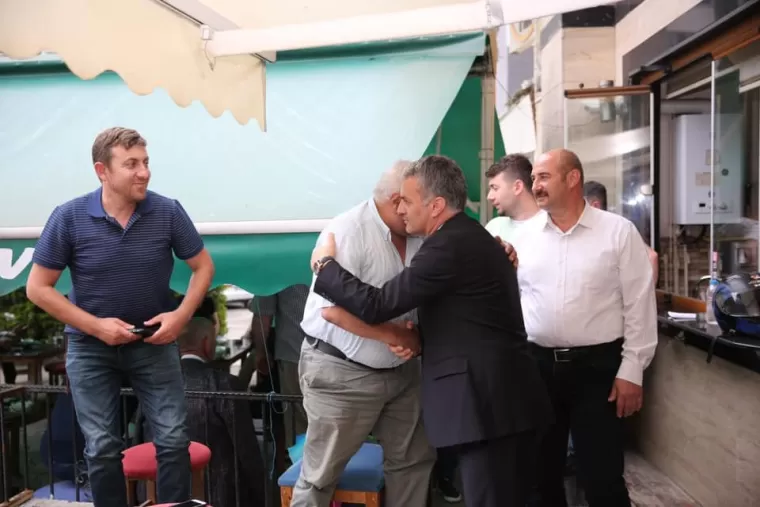 BAŞKAN BIYIK VATANDAŞLA BAYRAMLAŞTI