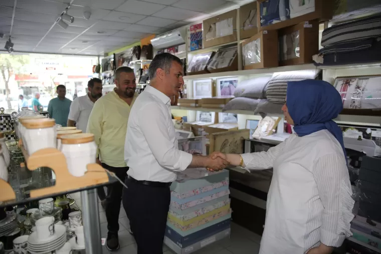 BAŞKAN BIYIK VATANDAŞLA BAYRAMLAŞTI