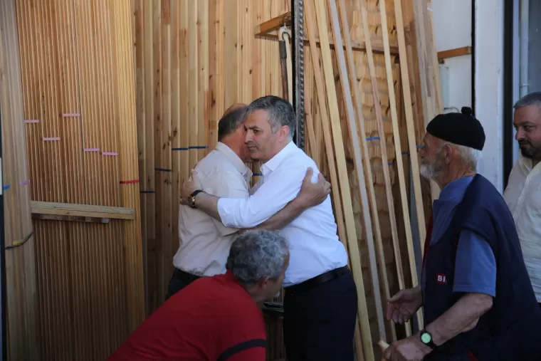 BAŞKAN BIYIK VATANDAŞLA BAYRAMLAŞTI