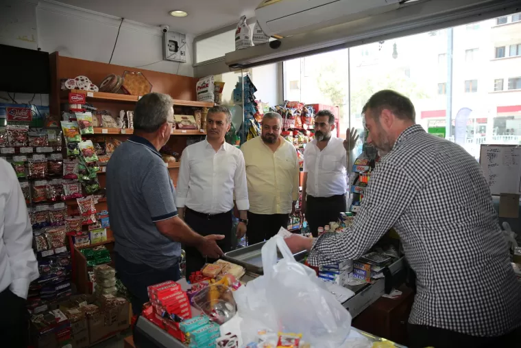 BAŞKAN BIYIK VATANDAŞLA BAYRAMLAŞTI
