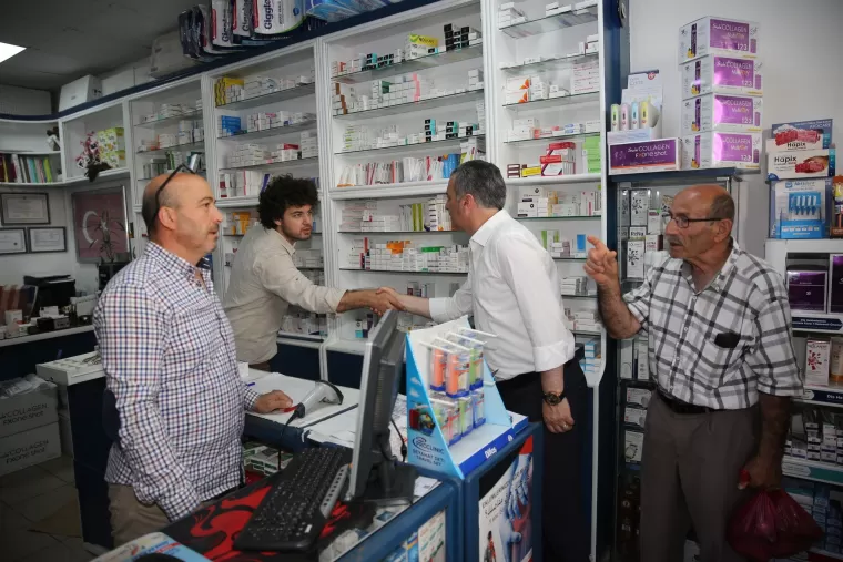 BAŞKAN BIYIK VATANDAŞLA BAYRAMLAŞTI