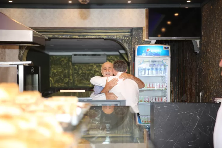 BAŞKAN BIYIK VATANDAŞLA BAYRAMLAŞTI