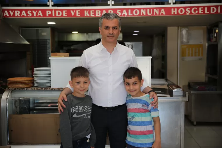 BAŞKAN BIYIK VATANDAŞLA BAYRAMLAŞTI