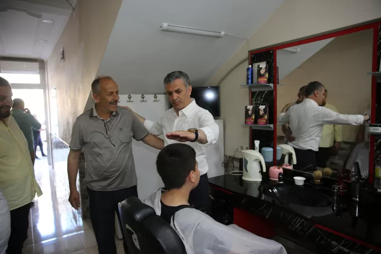 BAŞKAN BIYIK VATANDAŞLA BAYRAMLAŞTI