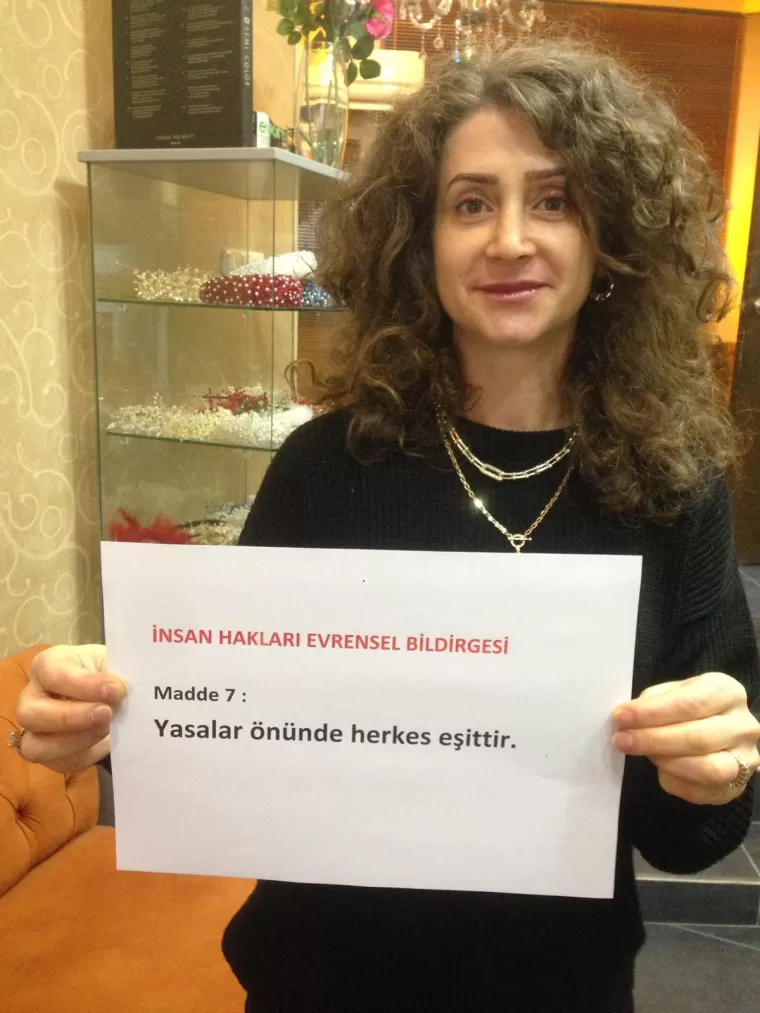 Her İnsan Özgür ve Eşit Doğar