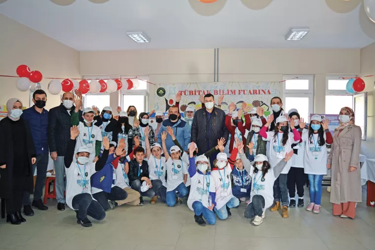 Genç bilim insanları Maden’de sergi açtı