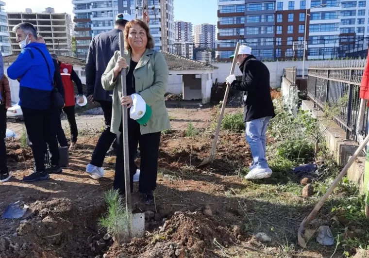 Yomra'da Fidanlar Toprakla Buluştu