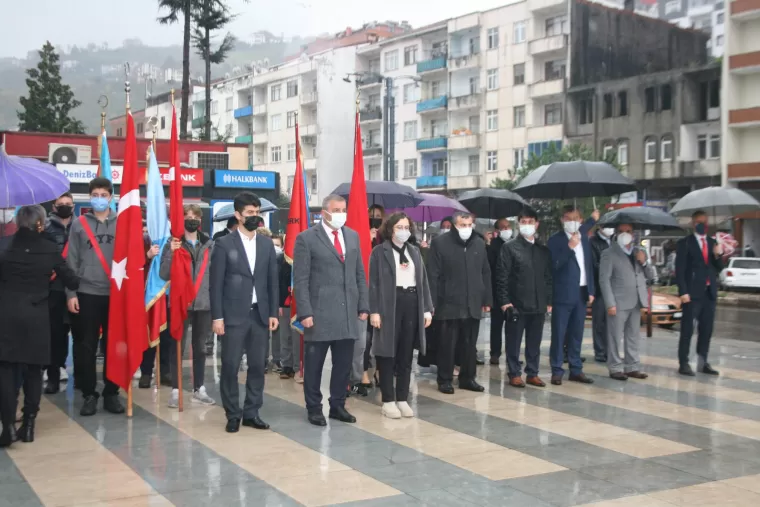 Yomra'da öğretmenler günü kutlandı...