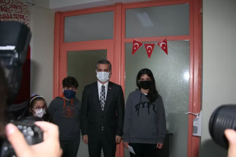 Yomra'da öğretmenler günü kutlandı...