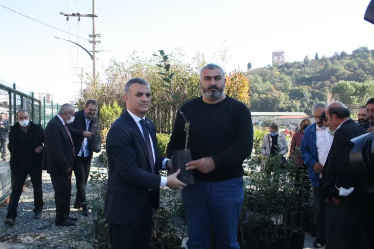 Yomra Elması Fidanı Dağıtıldı