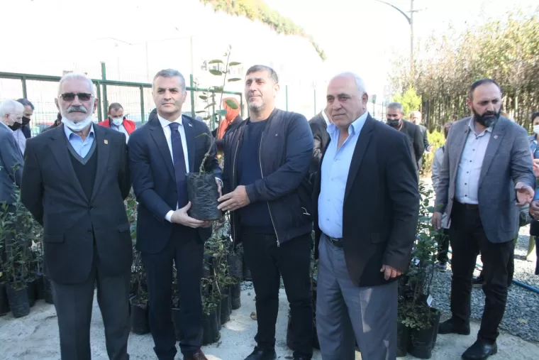 Yomra Elması Fidanı Dağıtıldı