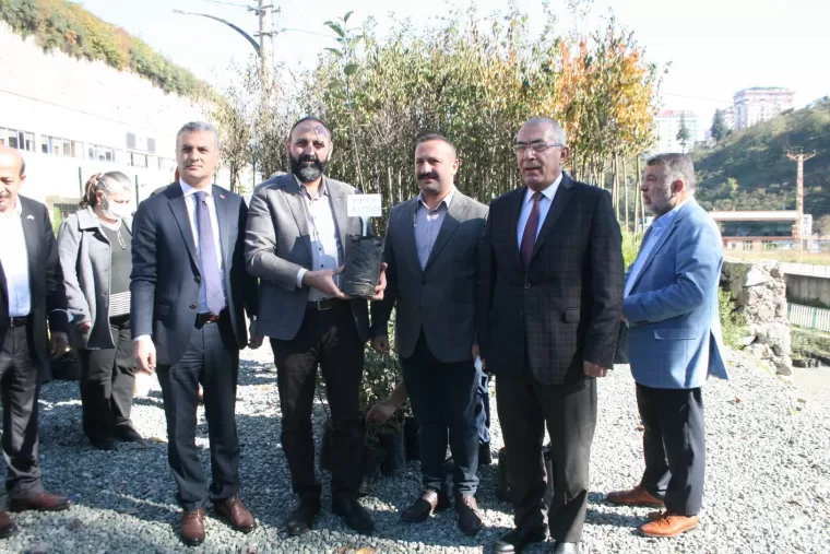 Yomra Elması Fidanı Dağıtıldı