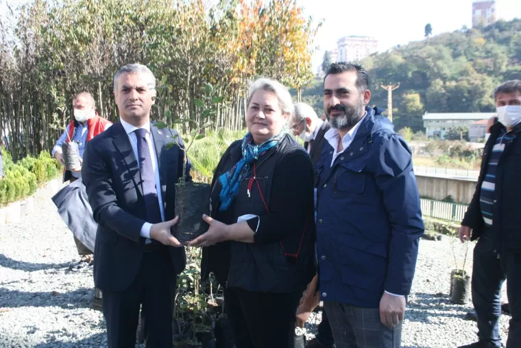 Yomra Elması Fidanı Dağıtıldı