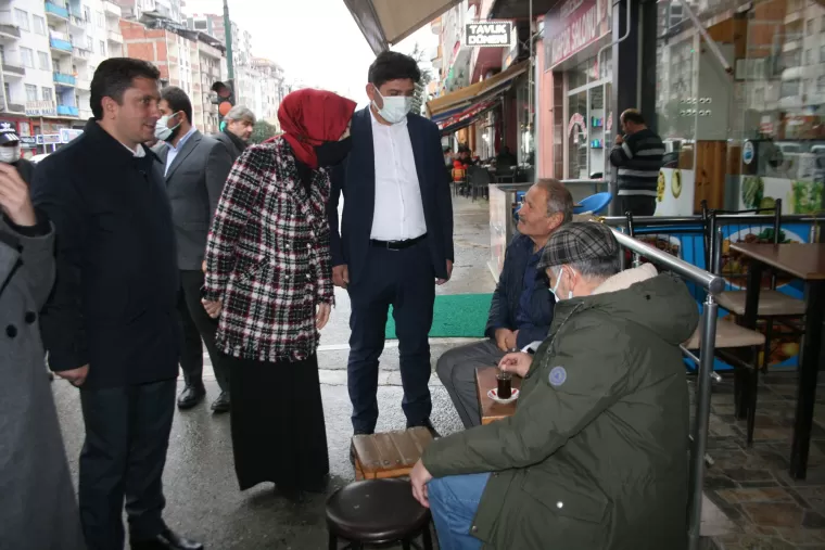 Milletvekili Ayvazoğlu Yomra’da esnaf ziyareti yaptı