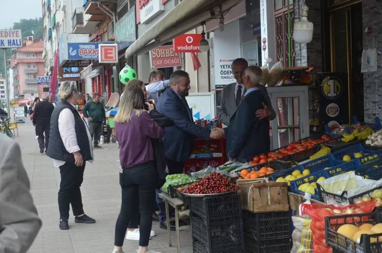İYİ Parti’den esnaf ziyareti