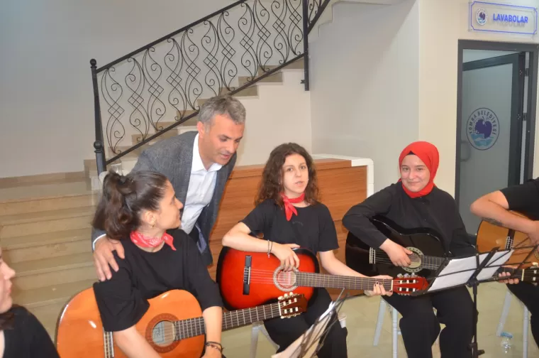 Yomra Halk Eğitim Merkezi’den Yıl Sonu Sergisi