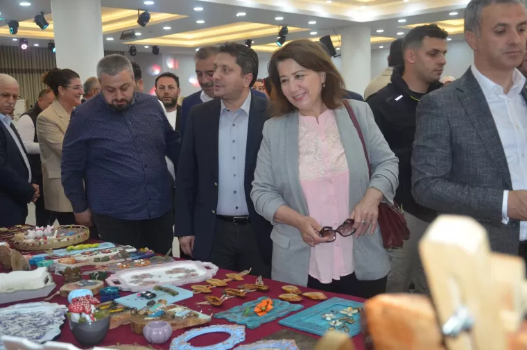 Yomra Halk Eğitim Merkezi’den Yıl Sonu Sergisi