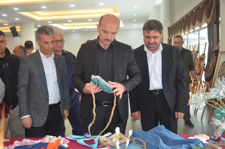 Yomra Halk Eğitim Merkezi’den Yıl Sonu Sergisi