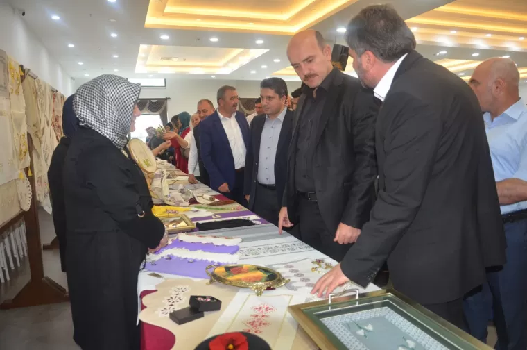 Yomra Halk Eğitim Merkezi’den Yıl Sonu Sergisi