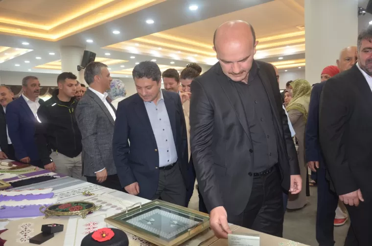 Yomra Halk Eğitim Merkezi’den Yıl Sonu Sergisi