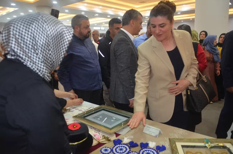 Yomra Halk Eğitim Merkezi’den Yıl Sonu Sergisi