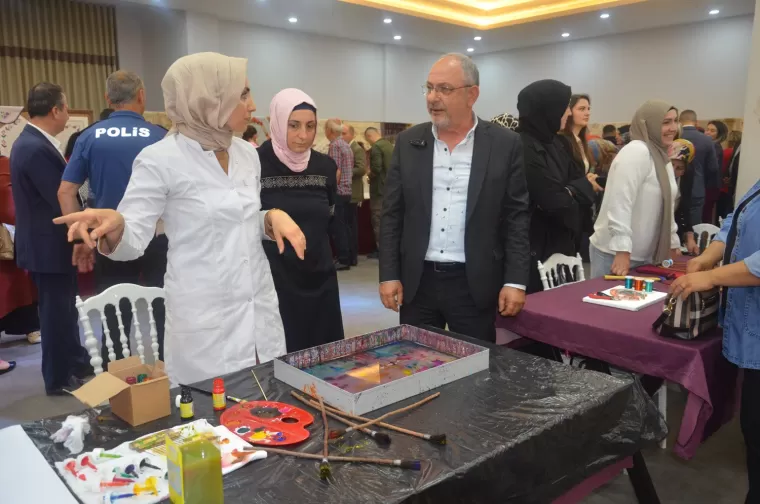 Yomra Halk Eğitim Merkezi’den Yıl Sonu Sergisi