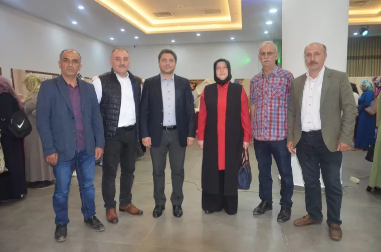 Yomra Halk Eğitim Merkezi’den Yıl Sonu Sergisi