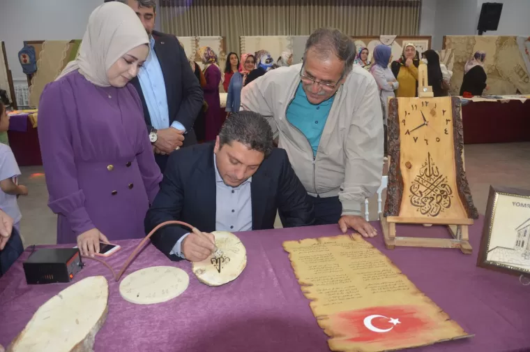 Yomra Halk Eğitim Merkezi’den Yıl Sonu Sergisi