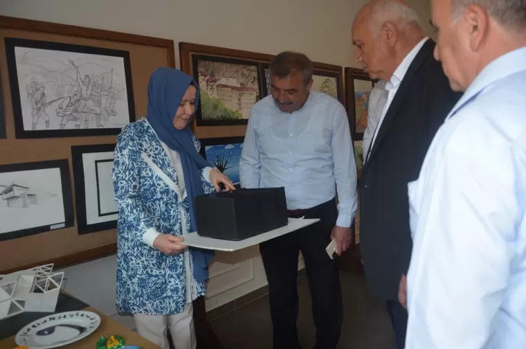 Yomra Anadolu Lisesi’nden Muhteşem mezuniyet