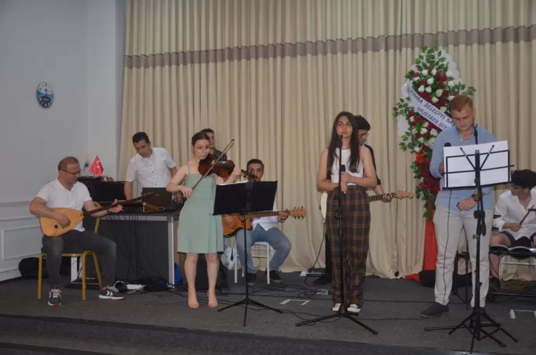 Yomra Anadolu Lisesi’nden Muhteşem mezuniyet