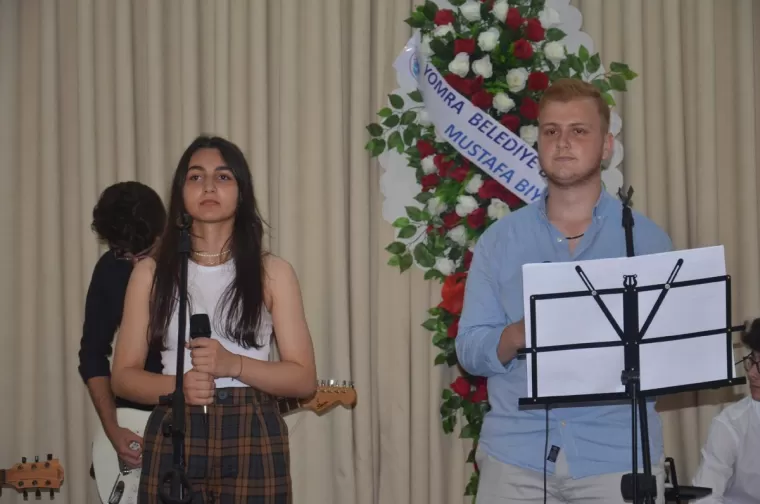 Yomra Anadolu Lisesi’nden Muhteşem mezuniyet