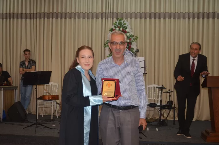 Yomra Anadolu Lisesi’nden Muhteşem mezuniyet