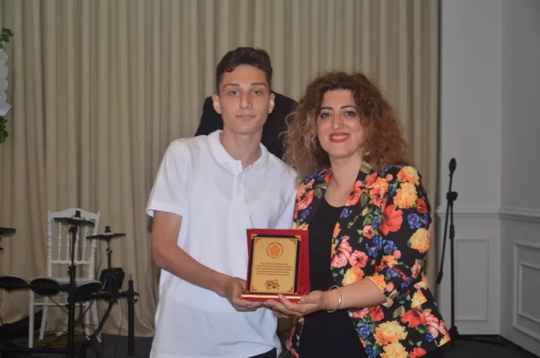 Yomra Anadolu Lisesi’nden Muhteşem mezuniyet
