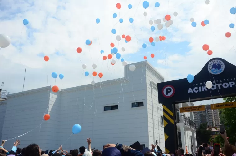Yomra Anadolu Lisesi’nden Muhteşem mezuniyet