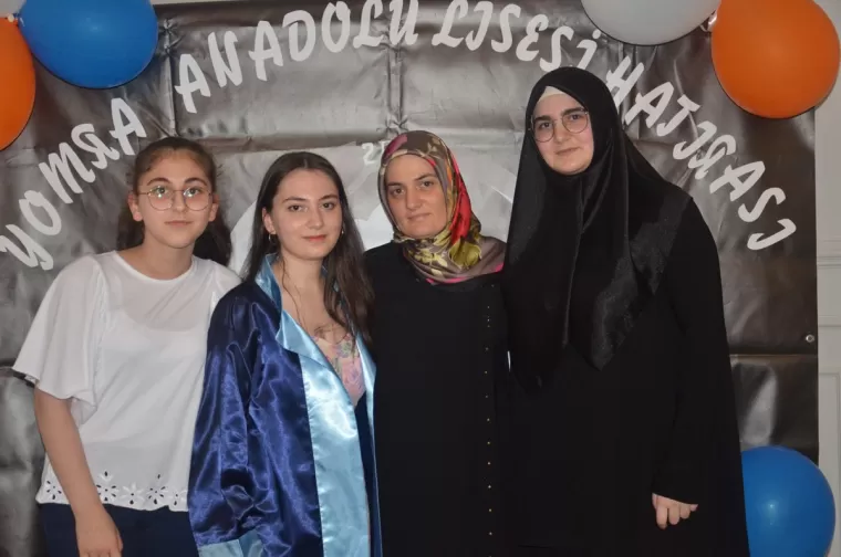 Yomra Anadolu Lisesi’nden Muhteşem mezuniyet