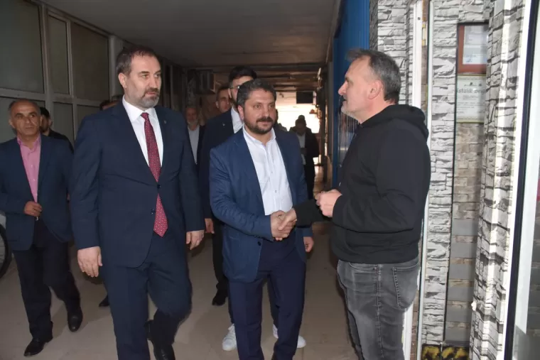 Mustafa Şen’e Yomra’da büyük ilgi