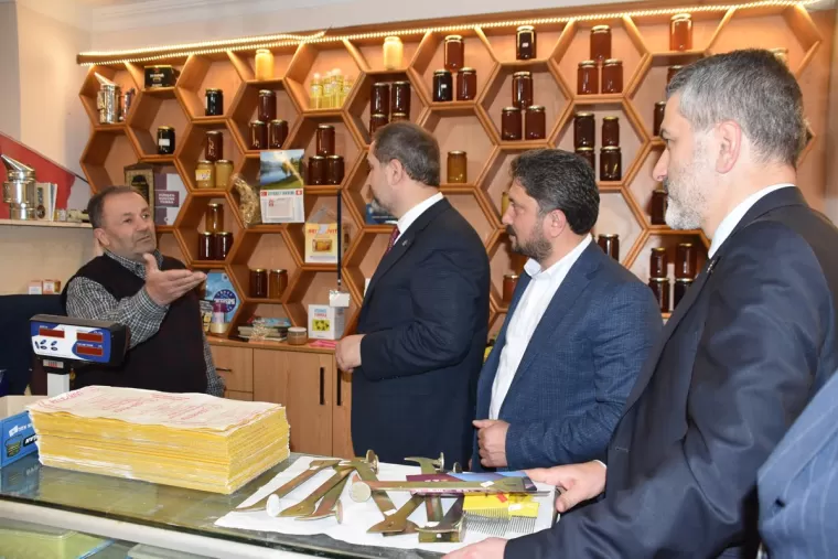 Mustafa Şen’e Yomra’da büyük ilgi