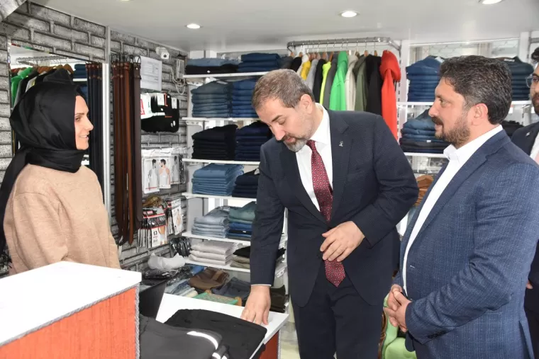Mustafa Şen’e Yomra’da büyük ilgi
