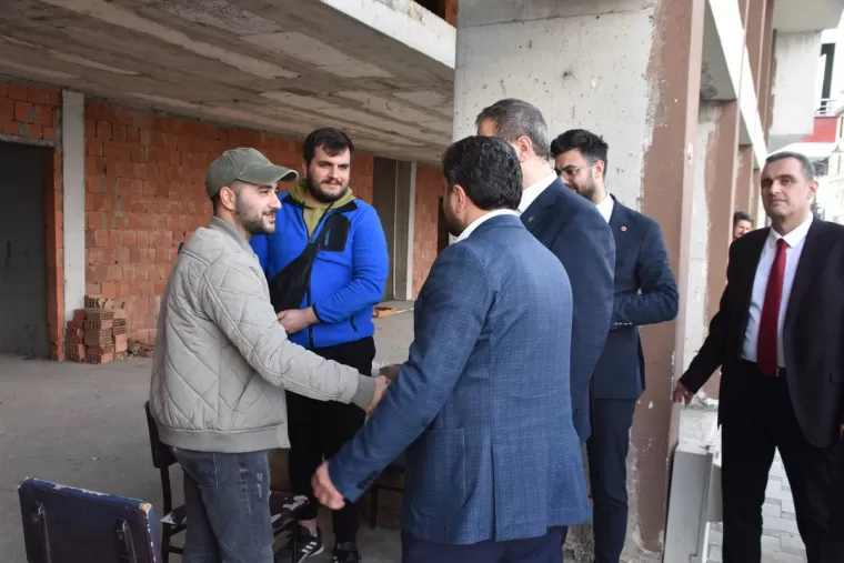 Mustafa Şen’e Yomra’da büyük ilgi
