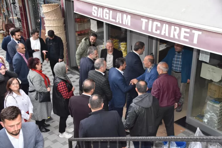 Mustafa Şen’e Yomra’da büyük ilgi