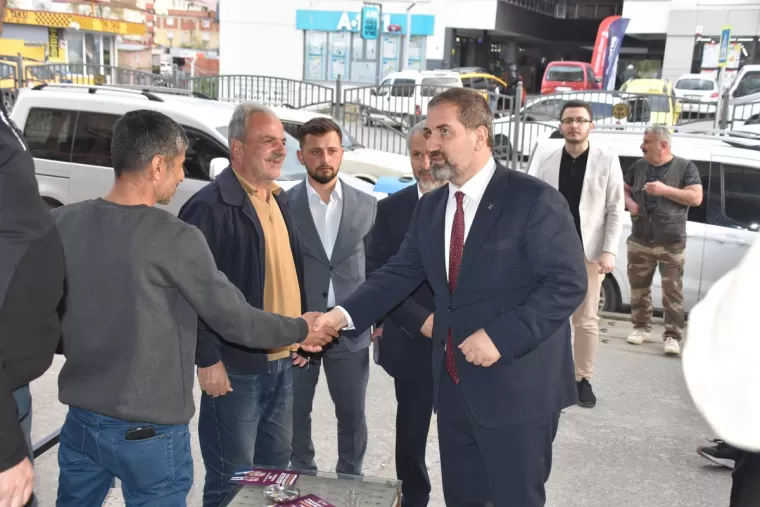 Mustafa Şen’e Yomra’da büyük ilgi