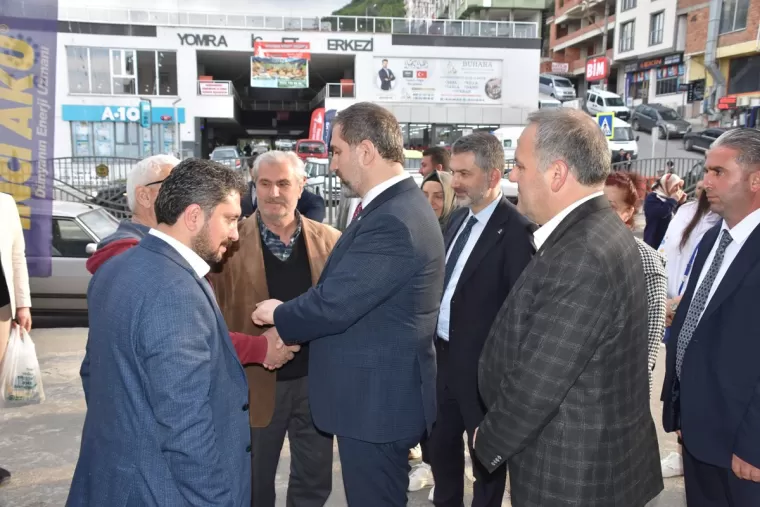 Mustafa Şen’e Yomra’da büyük ilgi