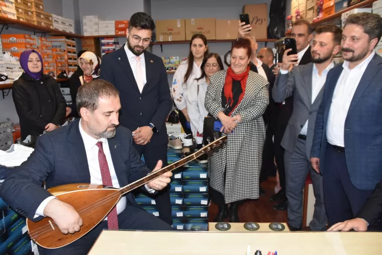 Mustafa Şen’e Yomra’da büyük ilgi