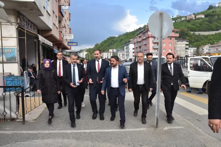 Mustafa Şen’e Yomra’da büyük ilgi